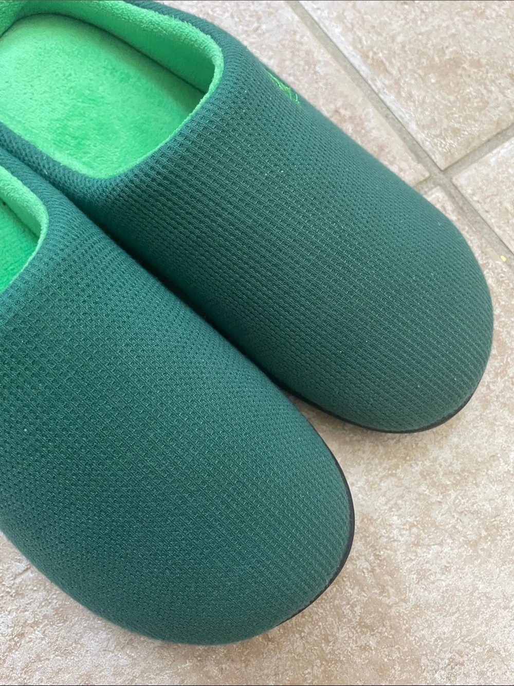 RockDove Two-Tone Slip-On Closed Toe Memory Foam House Slippers